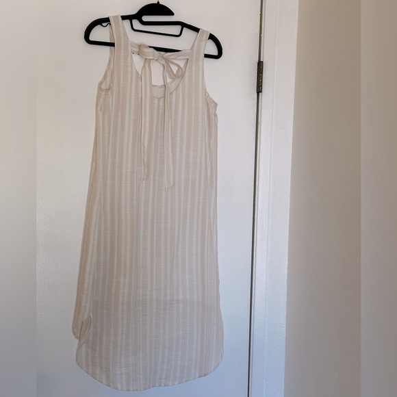 Anthropologie Cloth & Stone Bow Tied
Chambray Tunic Dress striped - Picture 10 of 11